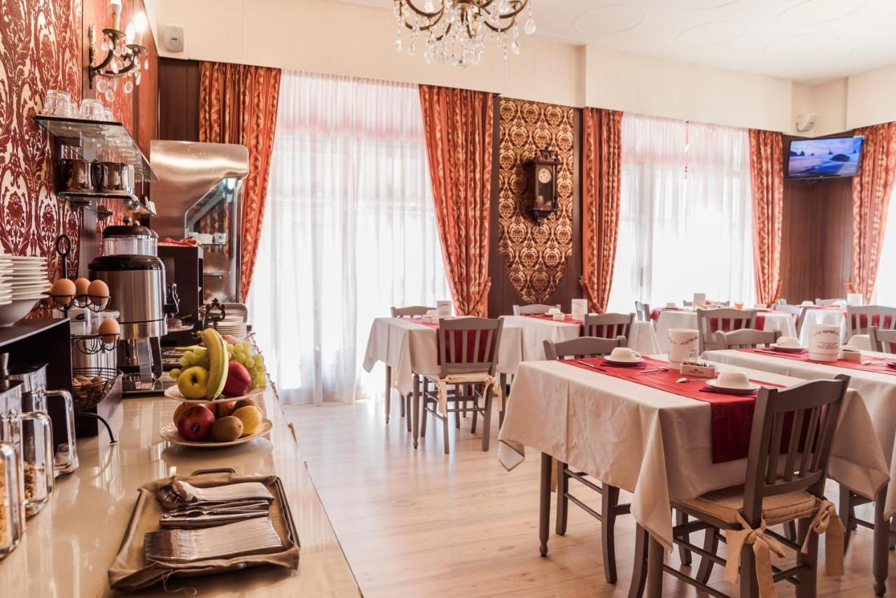Hotel Marisa Albenga Eksteriør bilde
