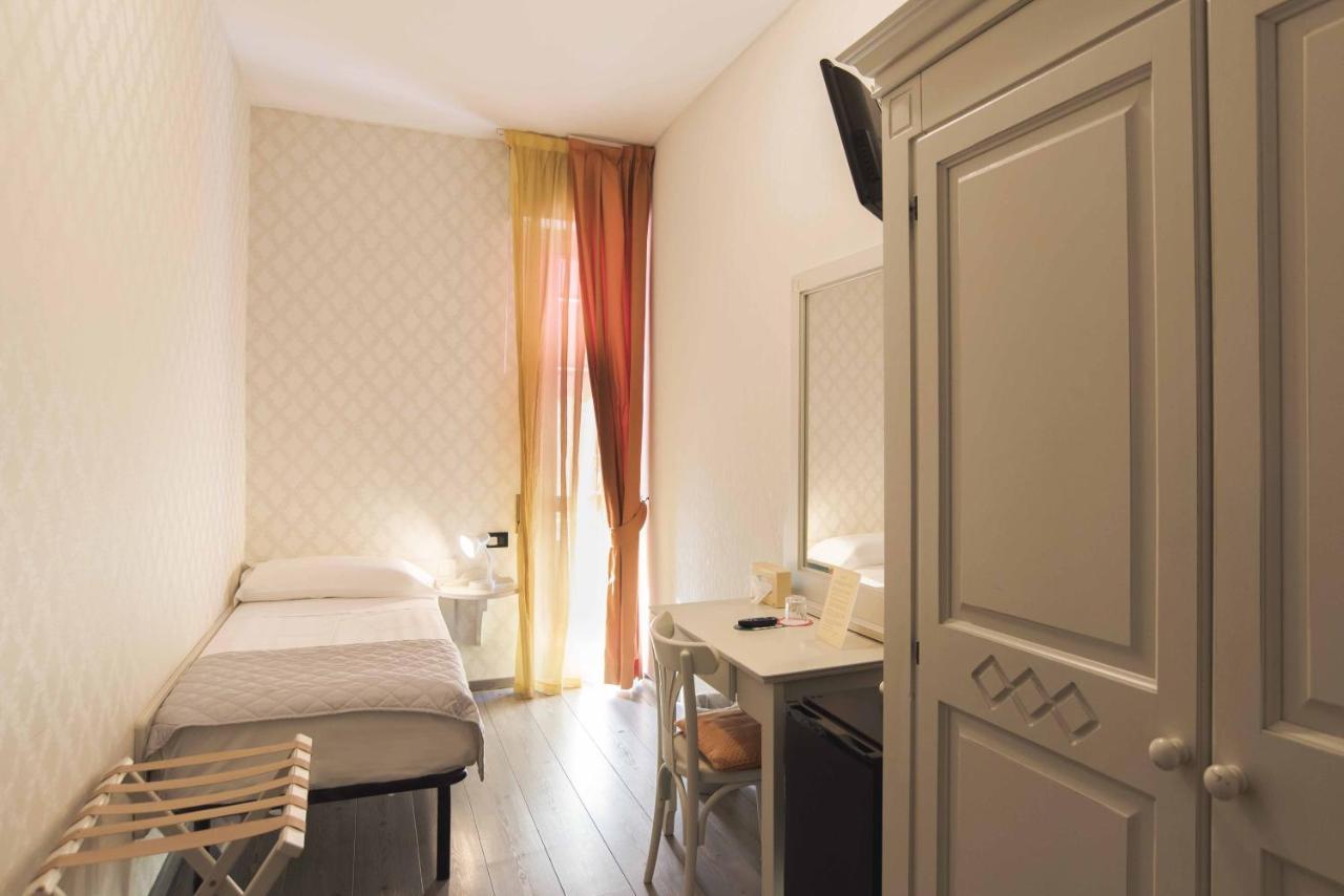 Hotel Marisa Albenga Eksteriør bilde