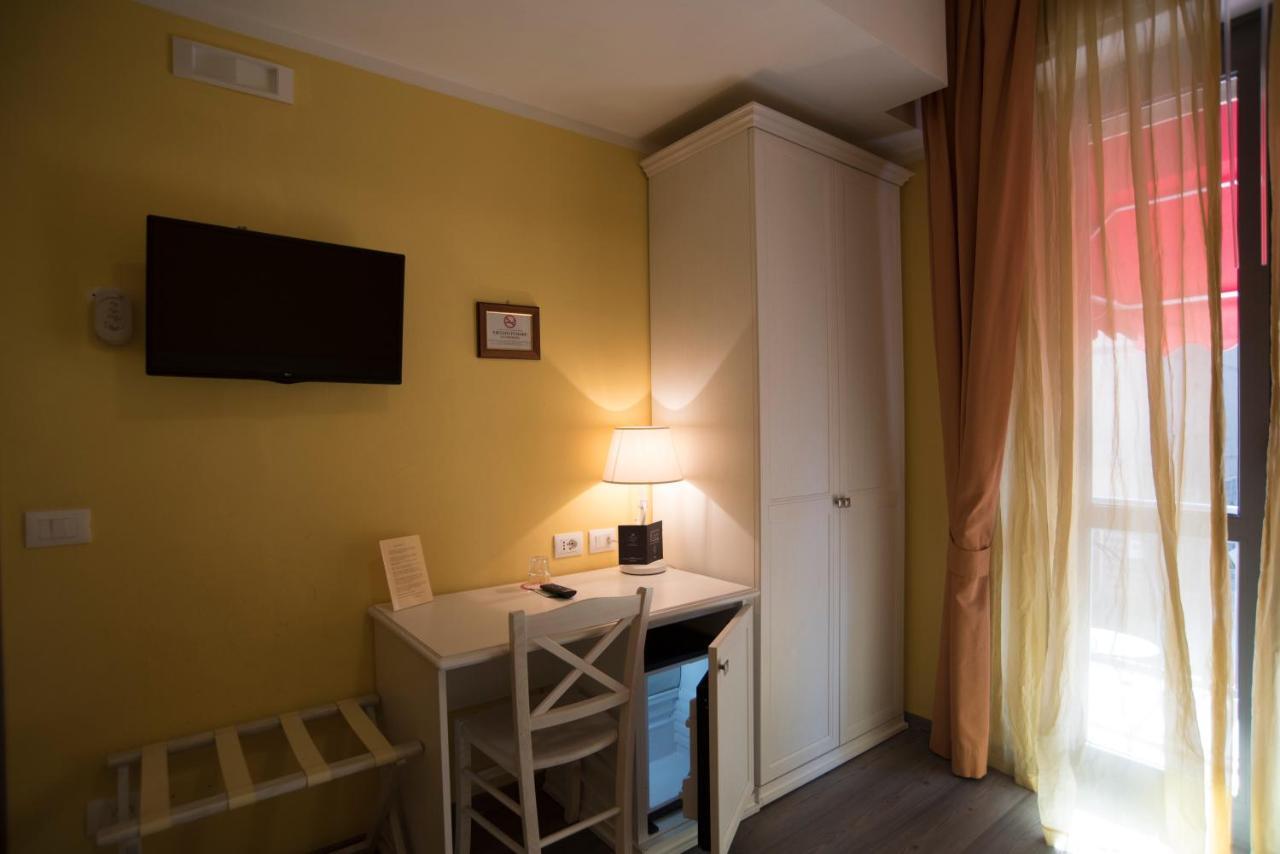 Hotel Marisa Albenga Eksteriør bilde