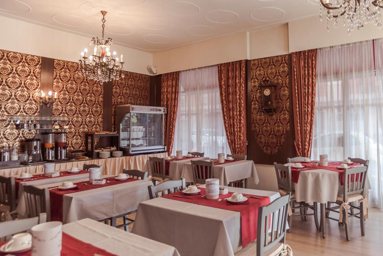Hotel Marisa Albenga Eksteriør bilde