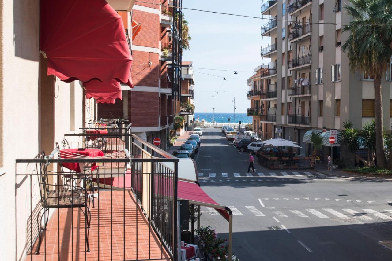 Hotel Marisa Albenga Eksteriør bilde