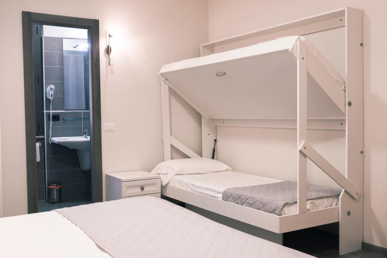 Hotel Marisa Albenga Eksteriør bilde