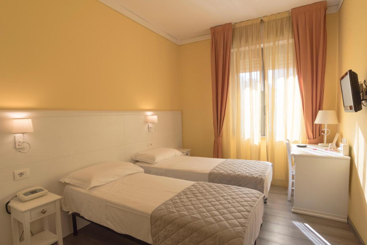 Hotel Marisa Albenga Eksteriør bilde