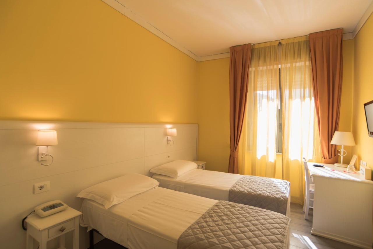 Hotel Marisa Albenga Eksteriør bilde