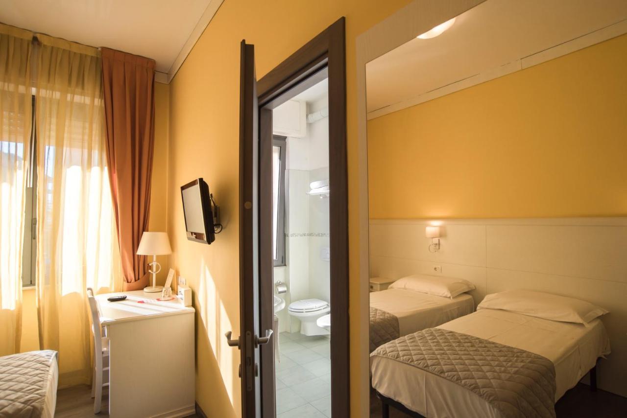 Hotel Marisa Albenga Eksteriør bilde