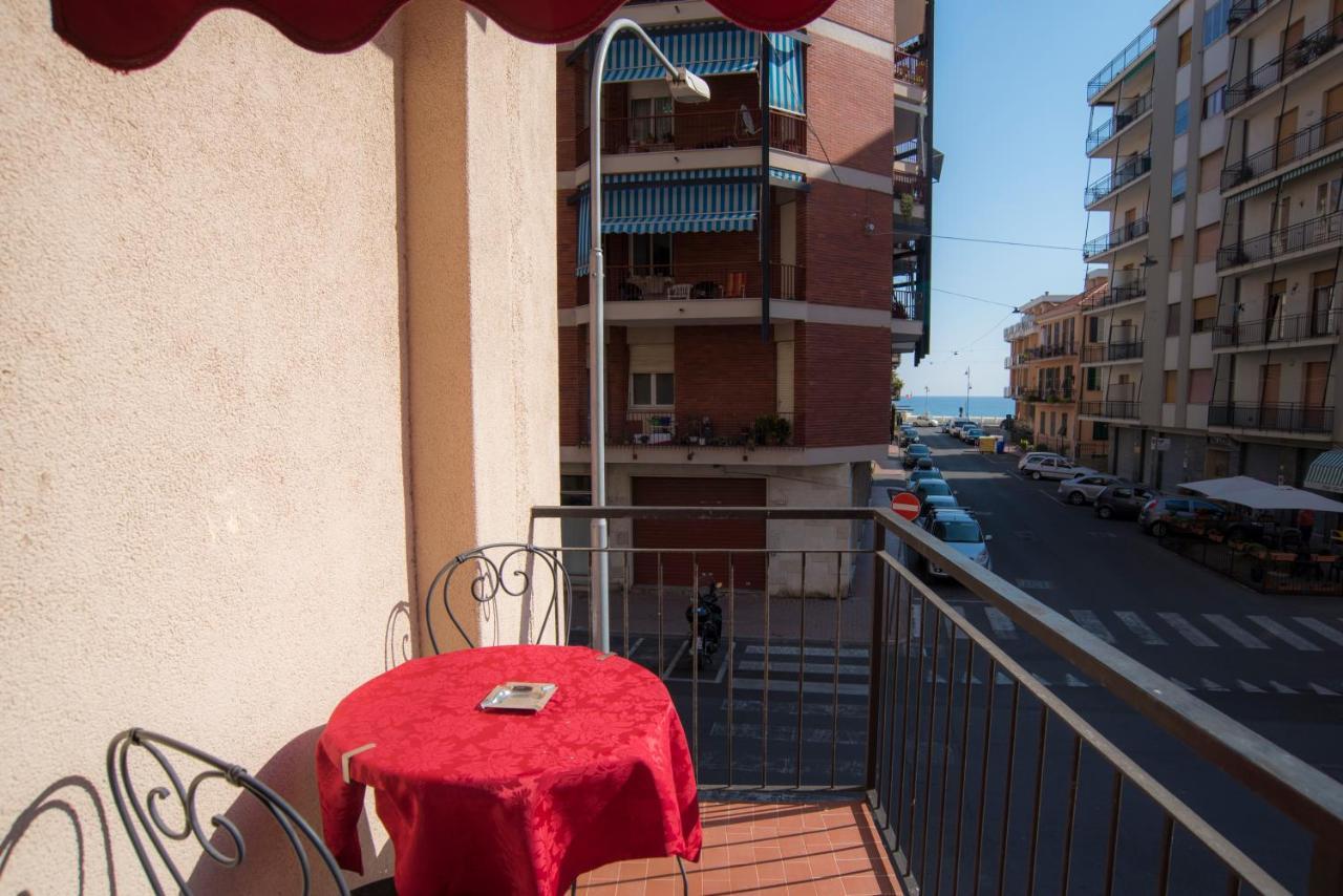 Hotel Marisa Albenga Eksteriør bilde